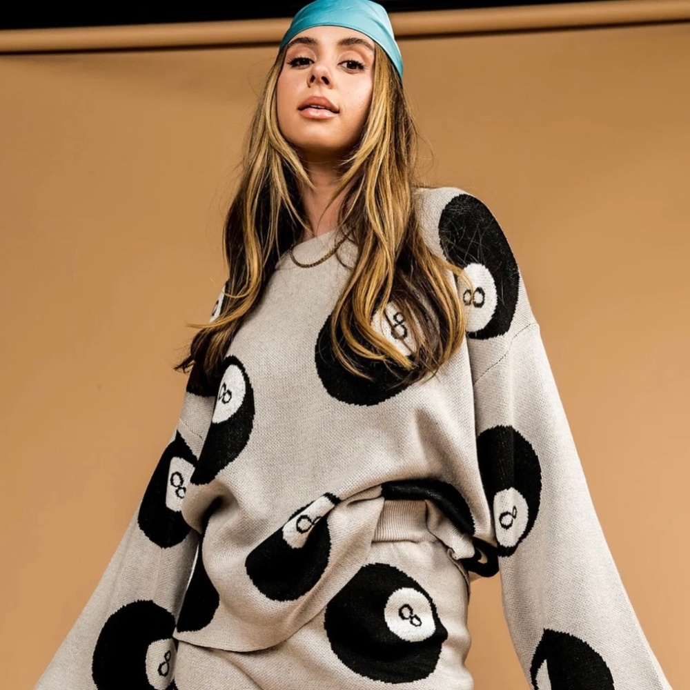 Dressed in Lala Magic 8 ball set